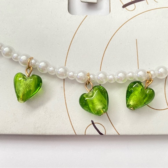 Urban Outfitters Pearl Green Heart Charm Necklace - Picture 1 of 2